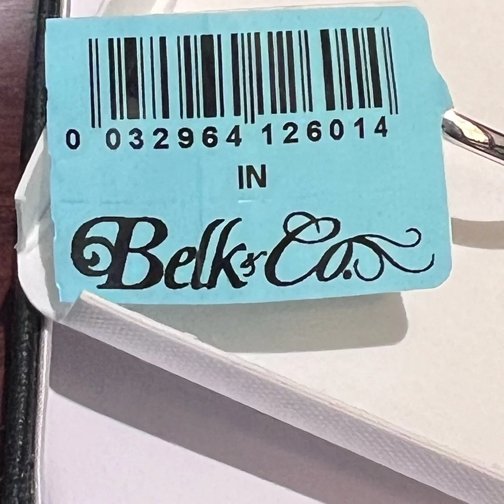 1/4 TCW Diamond Cluster Ring - Picture 4 of 8